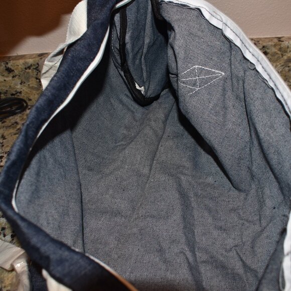 Will Work Out for Cupcakes Duffle Bag - Brand New - Picture 3 of 3